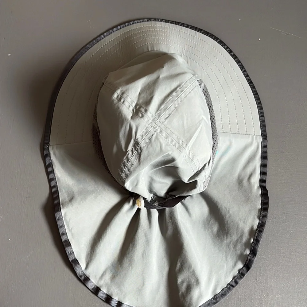 Sun Dry Kids Light Gray Sun Hat with Dark Trim